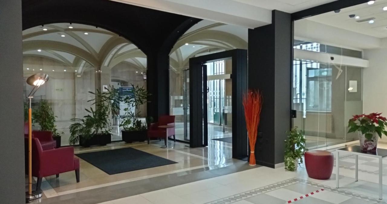 Hotel Seminario Aeropuerto Bilbao Derio Buitenkant foto