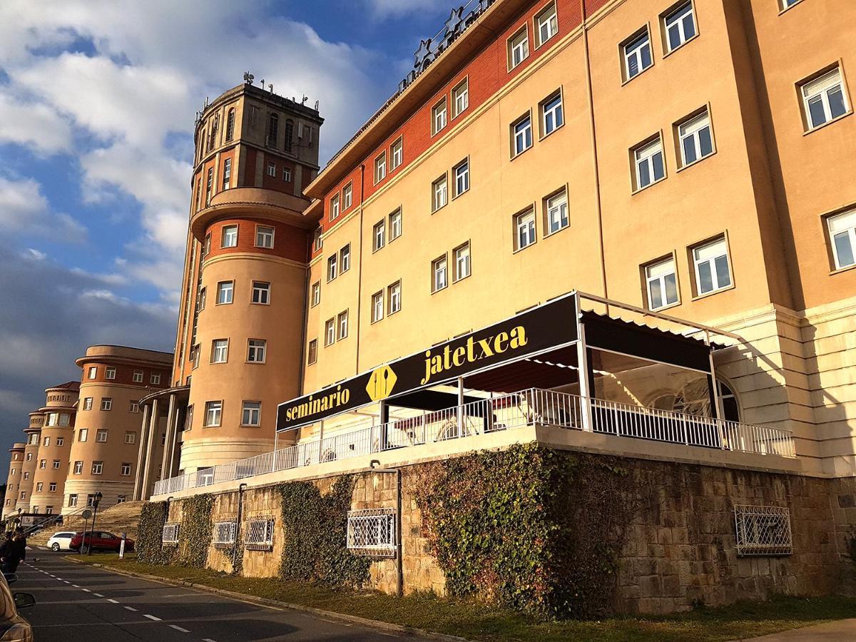 Hotel Seminario Aeropuerto Bilbao Derio Buitenkant foto