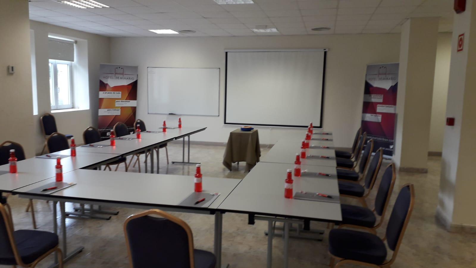 Hotel Seminario Aeropuerto Bilbao Derio Buitenkant foto