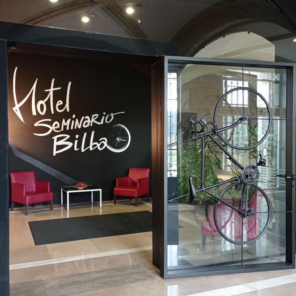 Hotel Seminario Aeropuerto Bilbao Derio Buitenkant foto