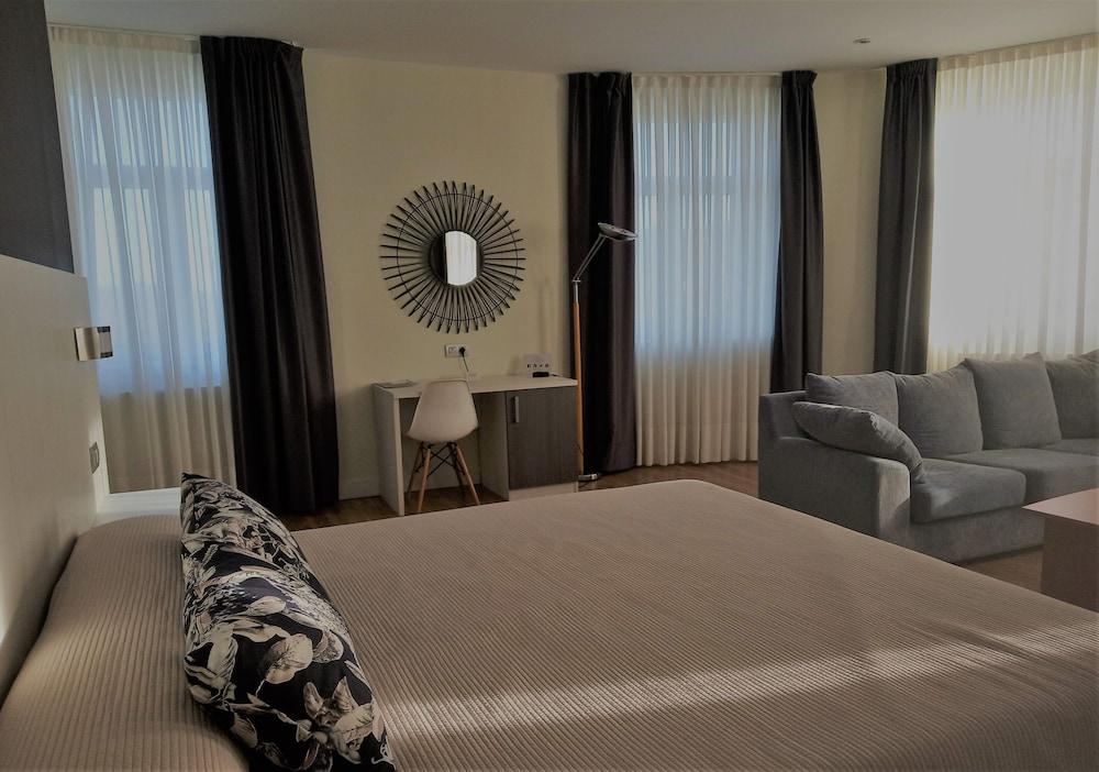 Hotel Seminario Aeropuerto Bilbao Derio Buitenkant foto