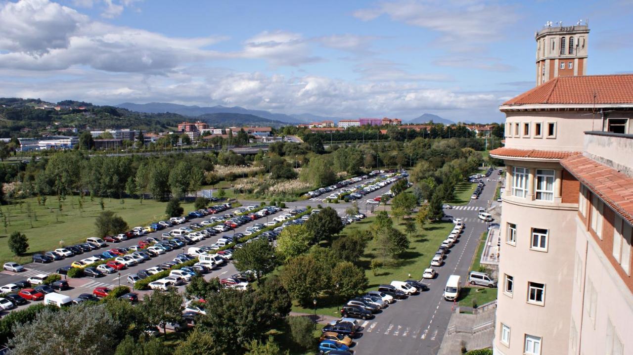 Hotel Seminario Aeropuerto Bilbao Derio Buitenkant foto